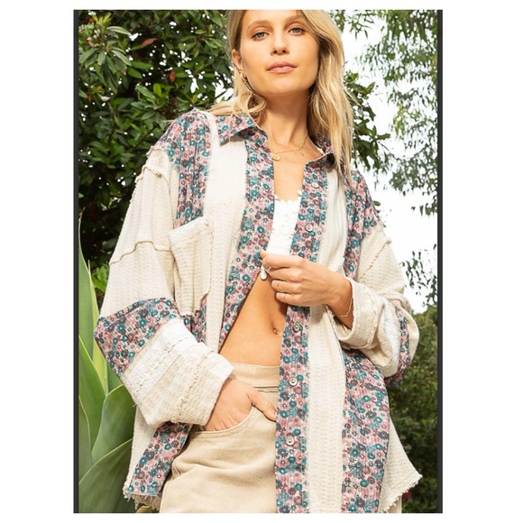 $35 start No. 17 ⬇️Pretty POL vintage wash top shacket - Picture 6 of 6